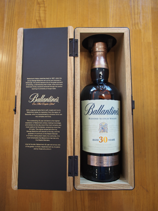 バランタイン 30年 (Ballantine's Blended Scotch Whisky 30 Years) のレビュー:画像2