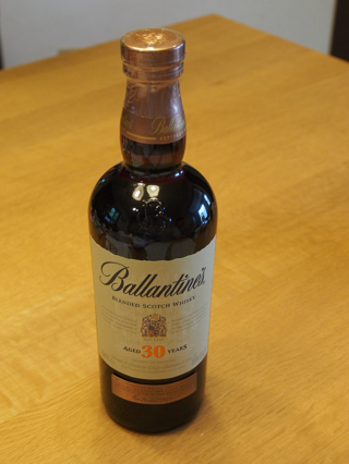 バランタイン 30年 (Ballantine's Blended Scotch Whisky 30 Years) のレビュー:画像3