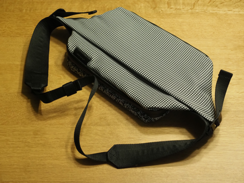 Cote&Ciel ISARAU White Noise ショルダーバッグ のレビュー:画像2