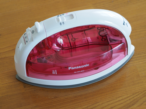 Panasonic コードレススチームアイロン ピンク NI-WL402-P のレビュー:画像6