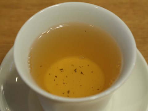紅茶専門店 京都セレクトショップ 若草色の香りの光り輝く！ (グームティー茶園 DJ-2) のレビュー:画像5