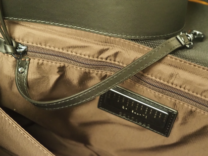 Zanellato メッセンジャーバッグ　POSTINA L LINEA ARMATURA COL.NERO のレビュー:画像12