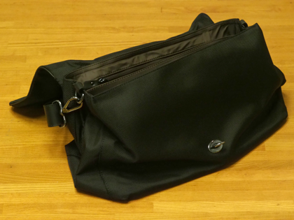 Zanellato メッセンジャーバッグ　POSTINA L LINEA ARMATURA COL.NERO のレビュー:画像7