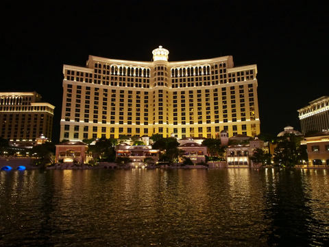 ベラージオ (Bellagio Las Vegas) の噴水アトラクションの体験記と写真:画像3