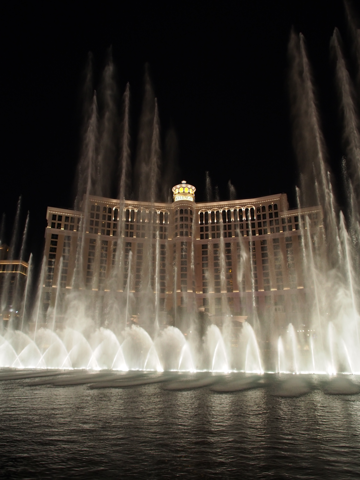 ベラージオ (Bellagio Las Vegas) の噴水アトラクションの体験記と写真:画像9