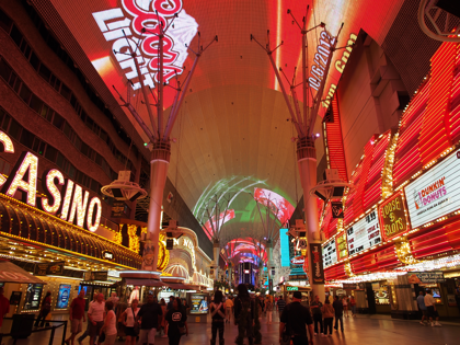 Fremont Street Experience (フリーモント・ストリート・エクスペリエンス) の体験記と写真:画像2