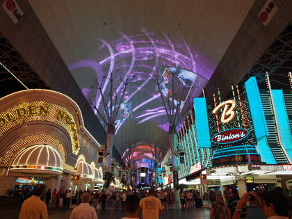 Fremont Street Experience (フリーモント・ストリート・エクスペリエンス) の体験記と写真:画像4