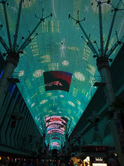 Fremont Street Experience (フリーモント・ストリート・エクスペリエンス) の体験記と写真:画像8