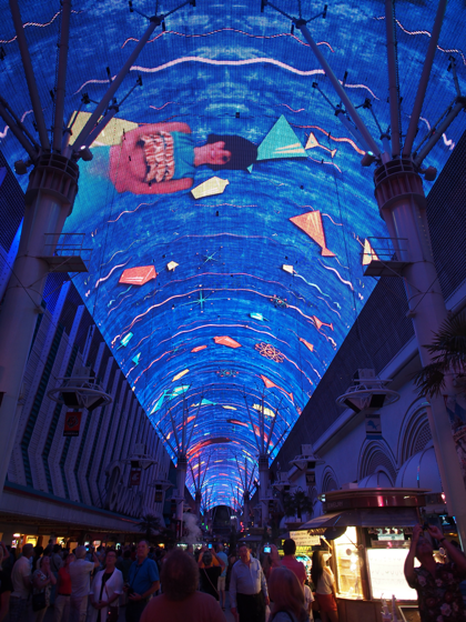 Fremont Street Experience (フリーモント・ストリート・エクスペリエンス) の体験記と写真:画像9