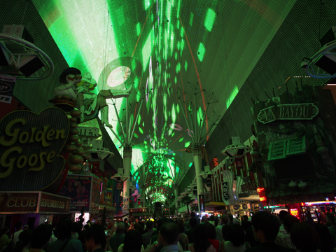 Fremont Street Experience (フリーモント・ストリート・エクスペリエンス) の体験記と写真:画像11