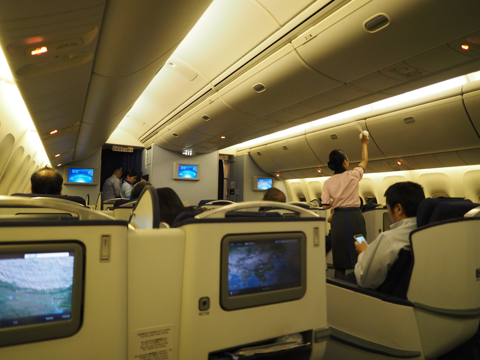 成田 (東京)からデリー (インド)への飛行機便 - 全日空 B767-300:画像78