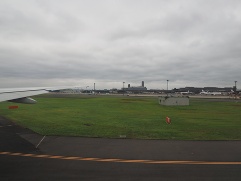 成田 (東京)から上海 (中国)への飛行機便 - 中国東方航空 B777-300ER:画像27