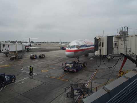 ロサンゼルスからラスベガスの飛行機便 - アメリカンエアライン S80:画像8