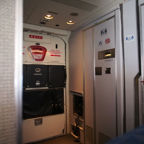 ロサンゼルスからラスベガスの飛行機便 - アメリカンエアライン S80:画像15