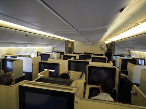 成田 (東京)からフランクフルト (ドイツ)への飛行機便 - JAL (日本航空) B777-300:画像20