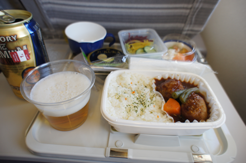 成田(東京)からミラノ(イタリア)への飛行機便 - JAL 日本航空 B747-400:画像9