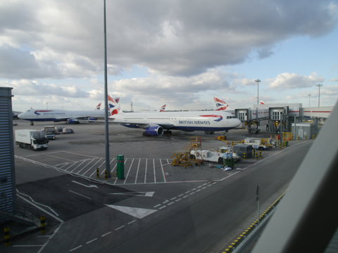 成田 (東京)からロンドン (イギリス)への飛行機便 - ブリティッシュ・エアウェイズ B777-300:画像32