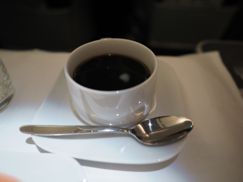 ミュンヘン (ドイツ) から 羽田 (東京)への飛行機便 - ルフトハンザ航空 Aurbus A340-600 (フライトレポート・飛行時間):画像55
