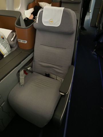 ミュンヘン (ドイツ) から 羽田 (東京)への飛行機便 - ルフトハンザ航空 Aurbus A340-600 (フライトレポート・飛行時間):画像57