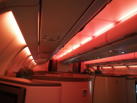 成田 (東京)からコロンボ (スリランカ)への飛行機便 - スリランカ航空 A330-300:画像67