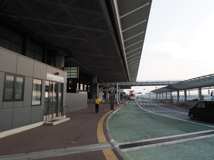 成田 (東京)からハノイ (ベトナム)への飛行機便 - ベトナム航空 A330-200:画像1