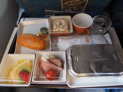 成田 (東京)からハノイ (ベトナム)への飛行機便 - ベトナム航空 A330-200:画像38