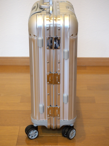 リモワ トパーズ キャビン マルチホイール (RIMOWA TOPAS CABIN MULTIWHEEL) のレビュー:画像9