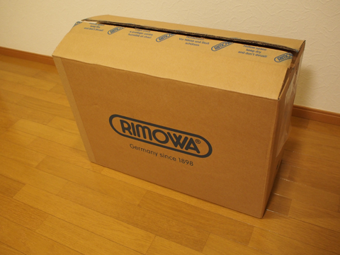 リモワ トパーズ チタニウム (RIMOWA TOPAS TITANIUM) のレビュー:画像1