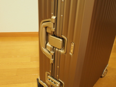 リモワ トパーズ チタニウム (RIMOWA TOPAS TITANIUM) のレビュー:画像5