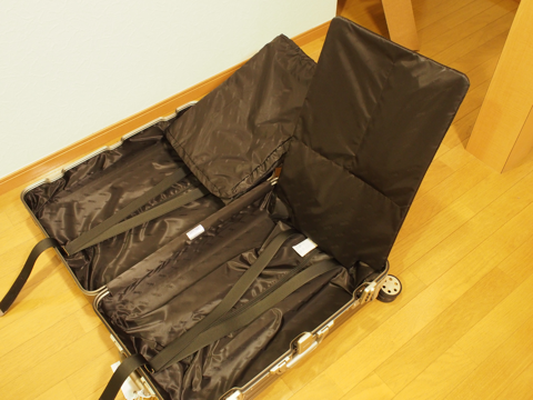 リモワ トパーズ チタニウム (RIMOWA TOPAS TITANIUM) のレビュー:画像9