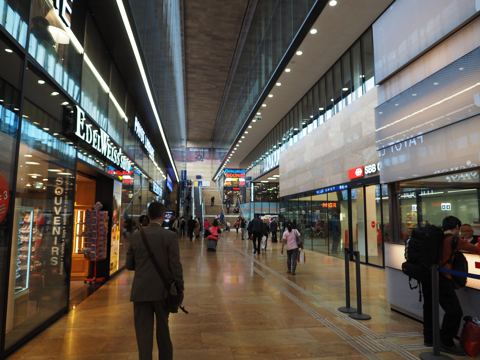 コルナヴァン駅 (スイス ジュネーブ) の体験記と写真:画像13