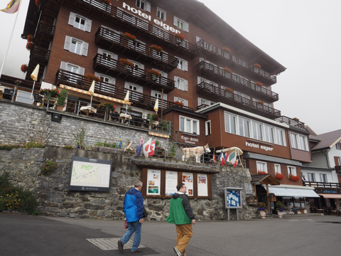 ミューレン (Murren) から ラウターブルンネン (Lauterbrunnen) の体験記と写真:画像35