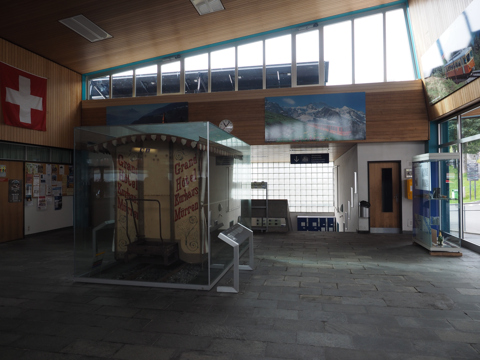 ミューレン (Murren) から ラウターブルンネン (Lauterbrunnen) の体験記と写真:画像38