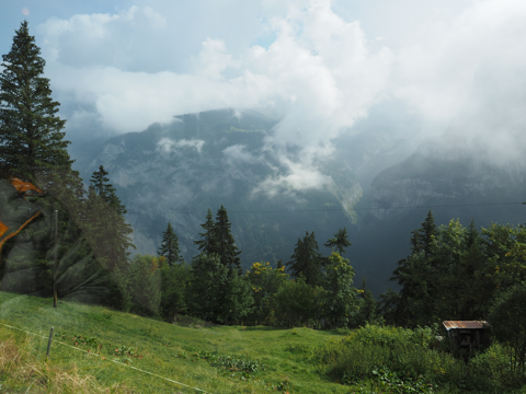 ミューレン (Murren) から ラウターブルンネン (Lauterbrunnen) の体験記と写真:画像47