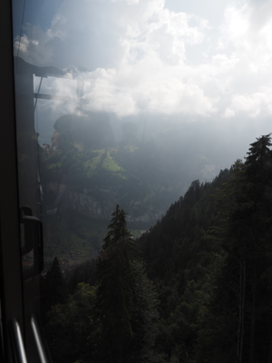 ミューレン (Murren) から ラウターブルンネン (Lauterbrunnen) の体験記と写真:画像60