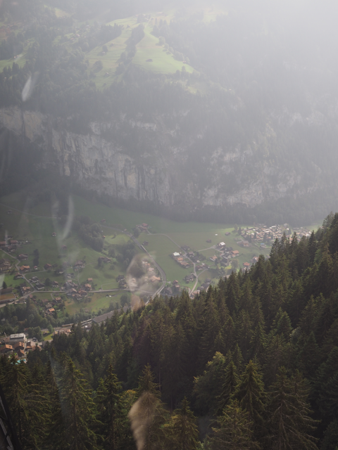 ミューレン (Murren) から ラウターブルンネン (Lauterbrunnen) の体験記と写真:画像61