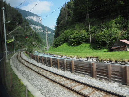 ミューレン (Murren) から ラウターブルンネン (Lauterbrunnen) の体験記と写真:画像70