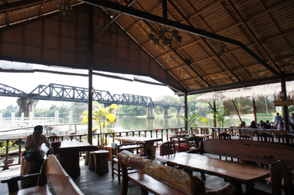 Floating Raft Restaurant (カンチャナブリ) の体験記と写真:画像3