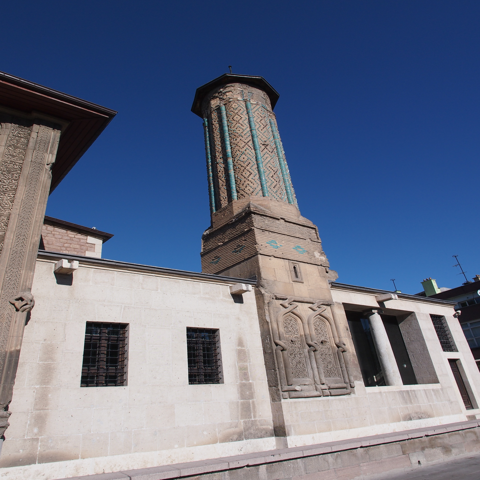 インジェ・ミナーレ神学校 (Ince Minaret Medrese) の体験記と写真:画像2
